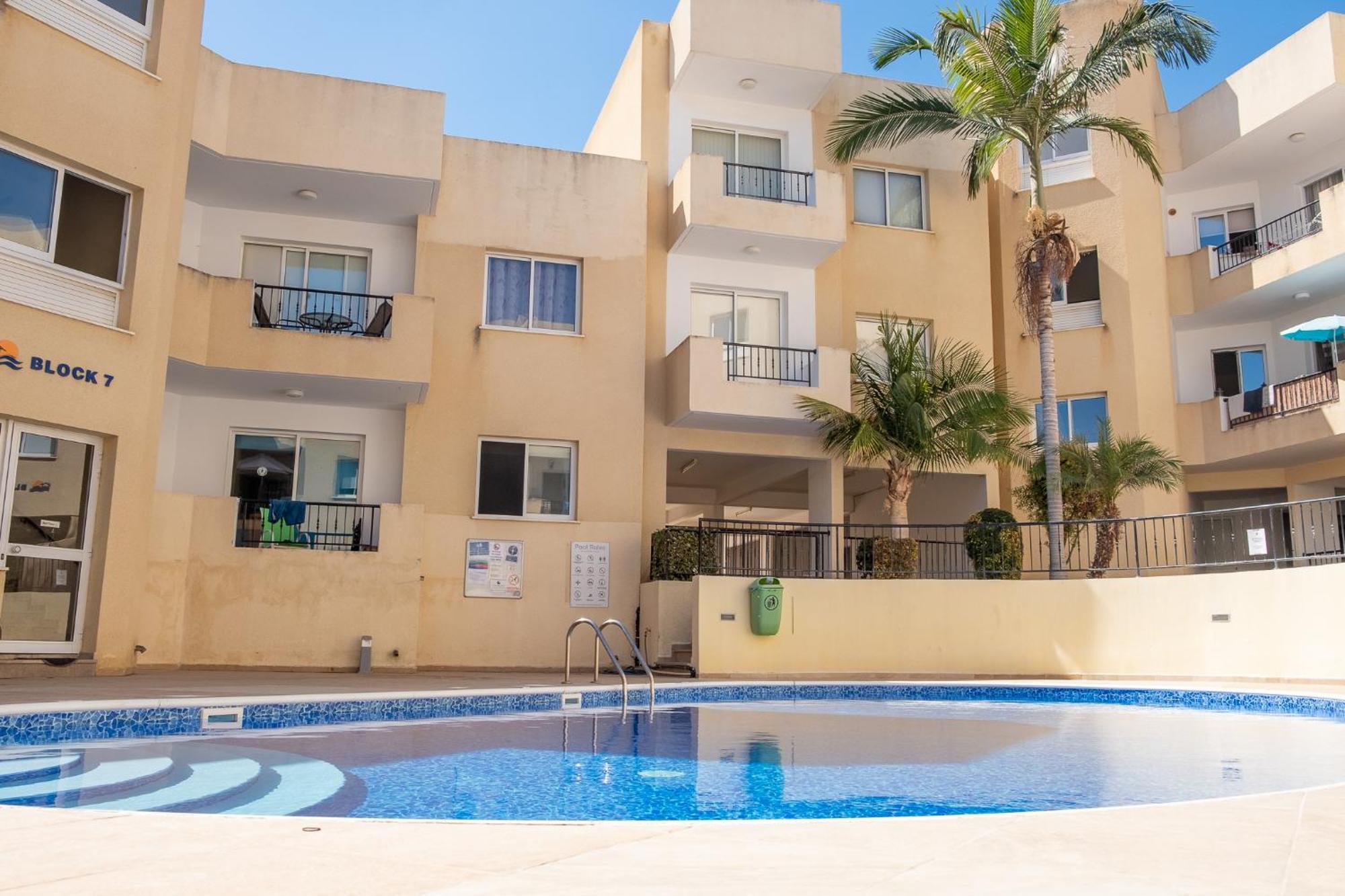 Stylish 2 Bedroom Apartment In Pegia Peyia Esterno foto